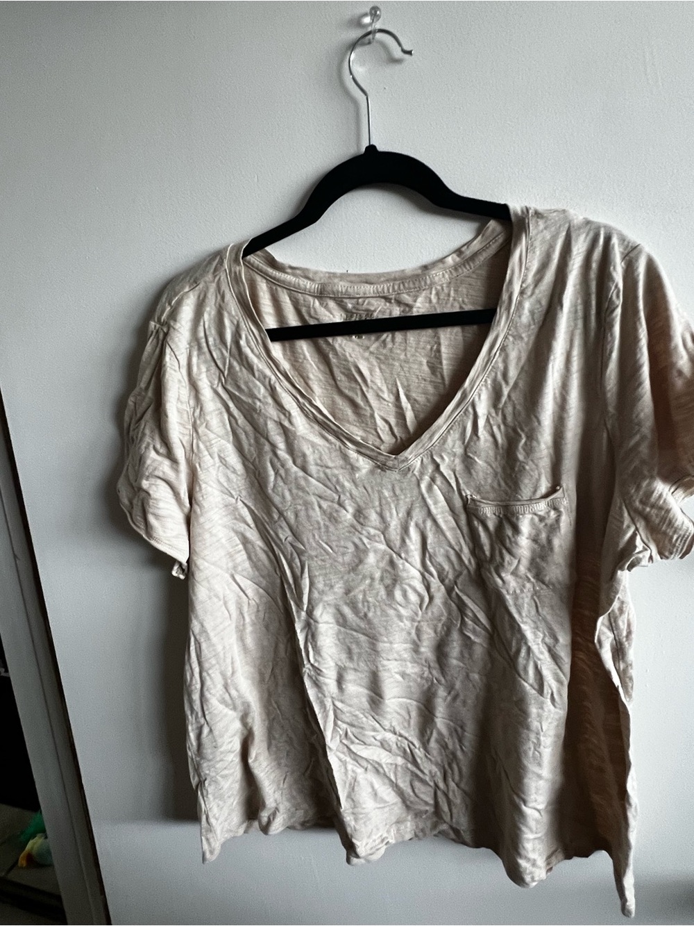 Everyday V-Neck Pocket Tee - Neutral Cream